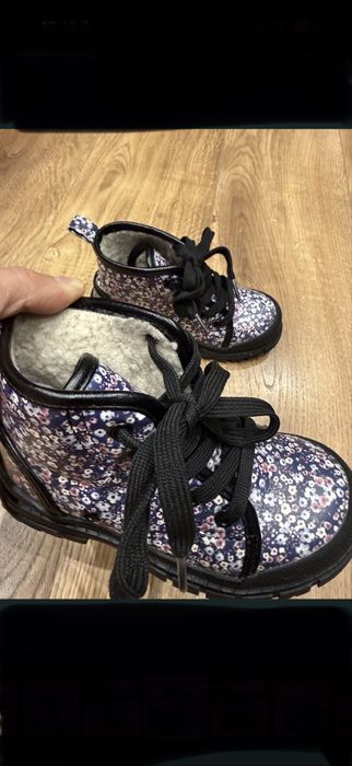 Черевики primark для дівчинки розмір 27.