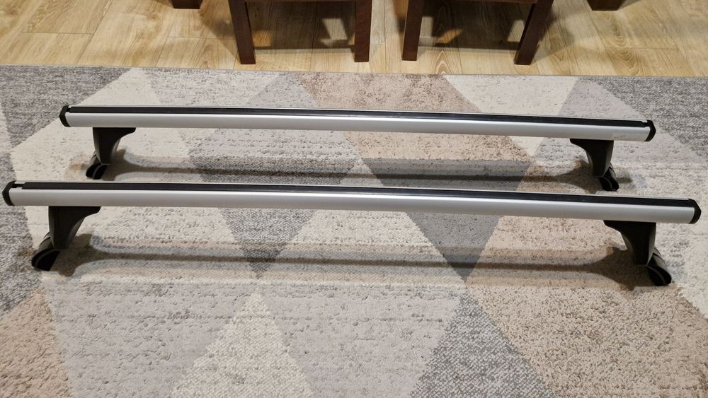 Bagażnik dachowy + adaptery Cruz do Toyoty Corolli hatchback XII