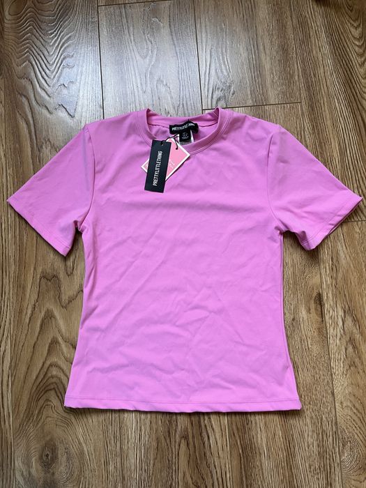 Футболка PrettyLittleThing