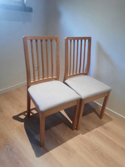 Mesa IKEA + 3 cadeiras em ótimo estado