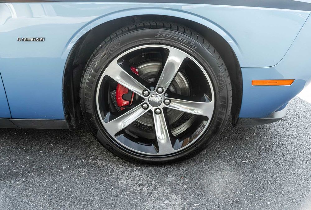 Dodge Challenger      2017