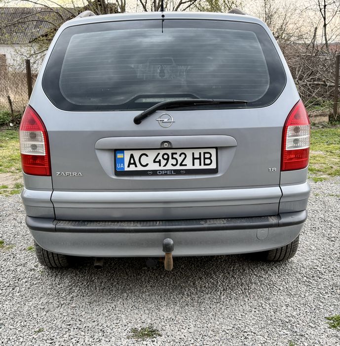 Opel Zafira 2004 рік 1,6 бенз 7 - місна