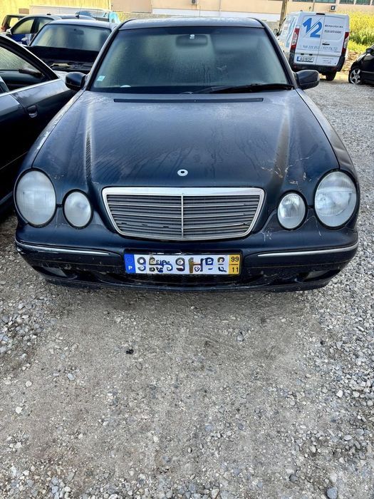 Mercedes W210 de 1999 para peças