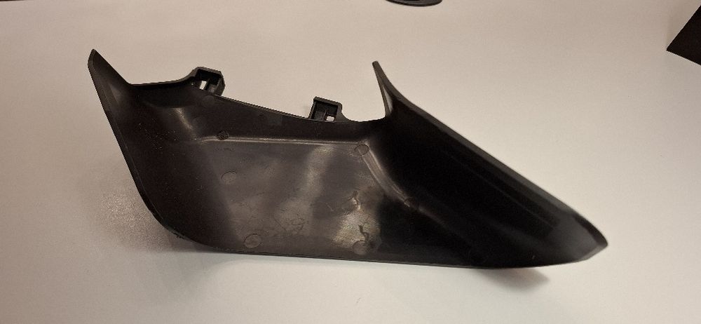 Boczny wyrzutnik do kosiarki