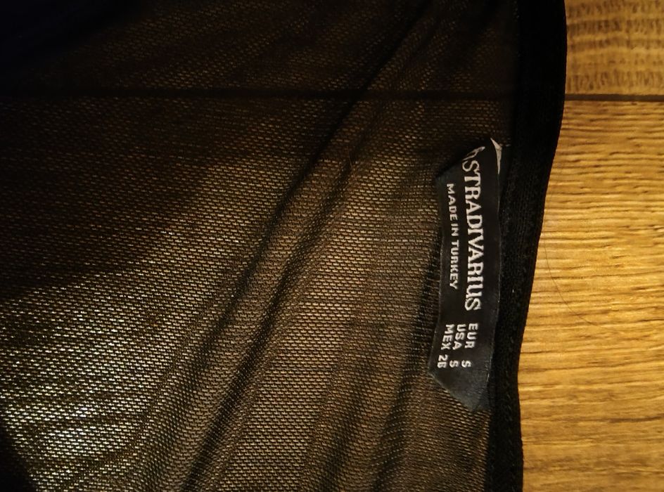 Mała czarna sukienka mini XS Stradivarius