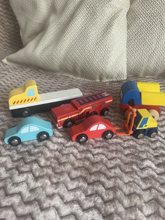 Деревʼяні машинки для хлопчика