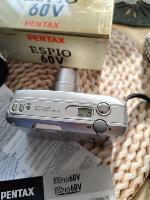 Aparat fotograficzny analogowy Pentax Espio 60V, nieużywany.