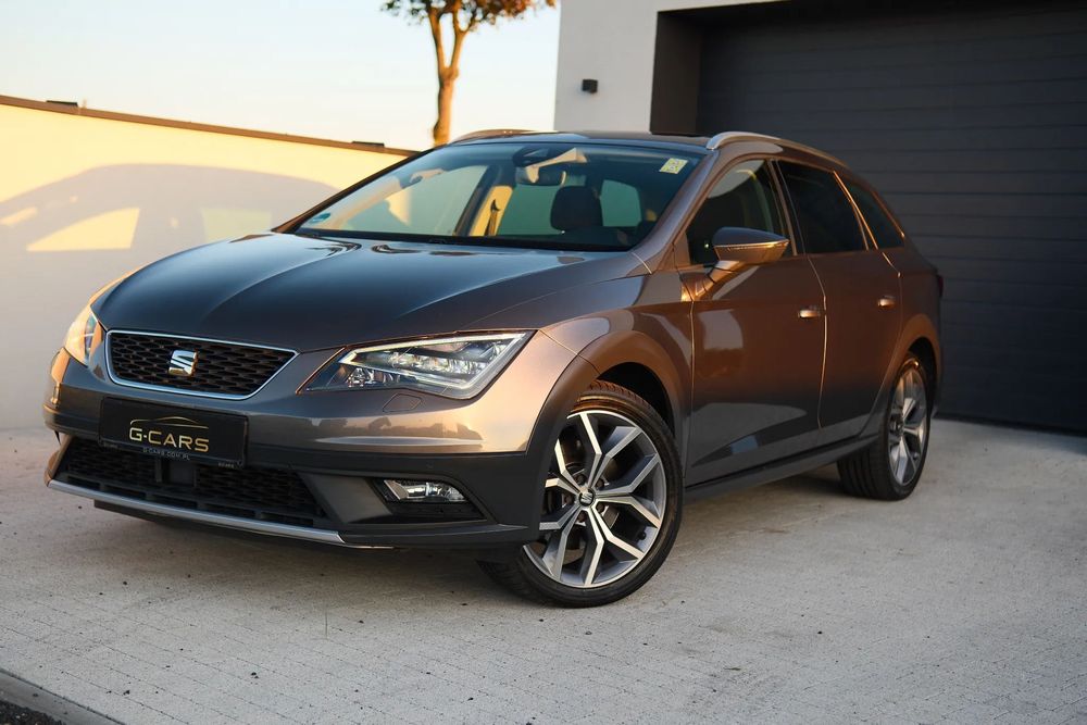 Seat Leon Duży serwis ! Udokumentowany przebieg ! Pełna wersja wyposażenia !