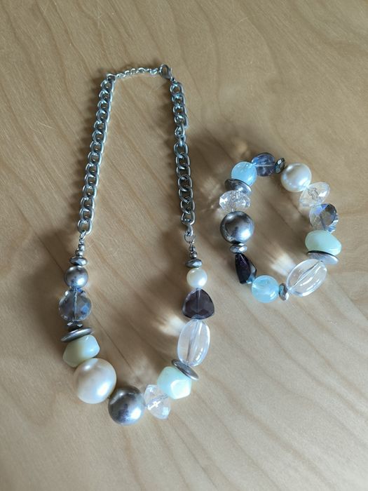 Colares bonitos e elegantes