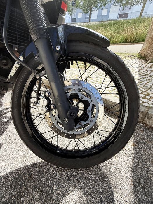 Yamaha XT660Z Ténéré com setup completo de viagem e muitos extras