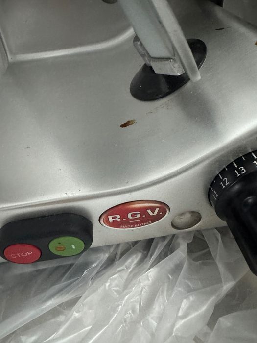 Máquina de cortar carnes