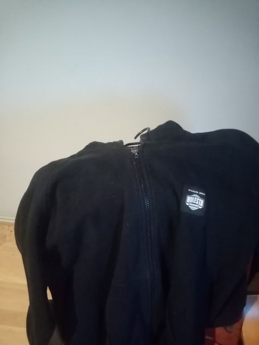 Bluza molesta ewenement