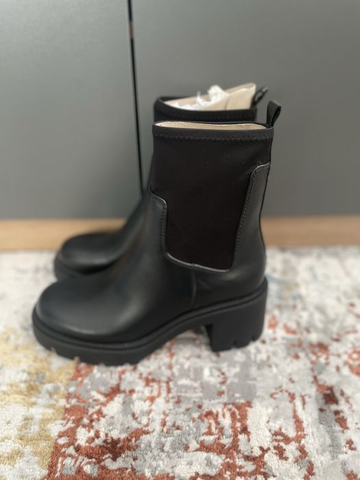 Neoprene-effect Chelsea boots 39 розмір