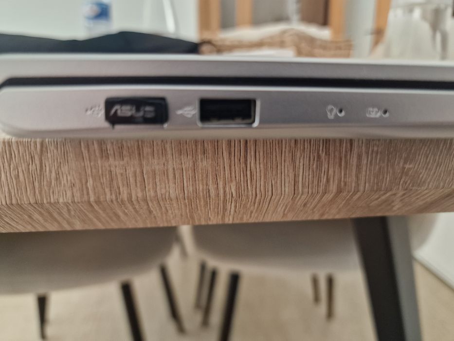Asus vivobook 15