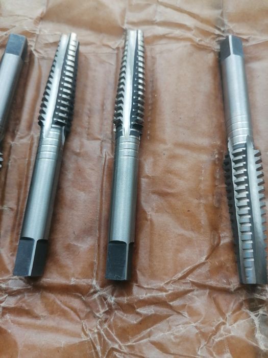 Gwintownik trapezowy  prawy Tr 14x3HSS/ 7H