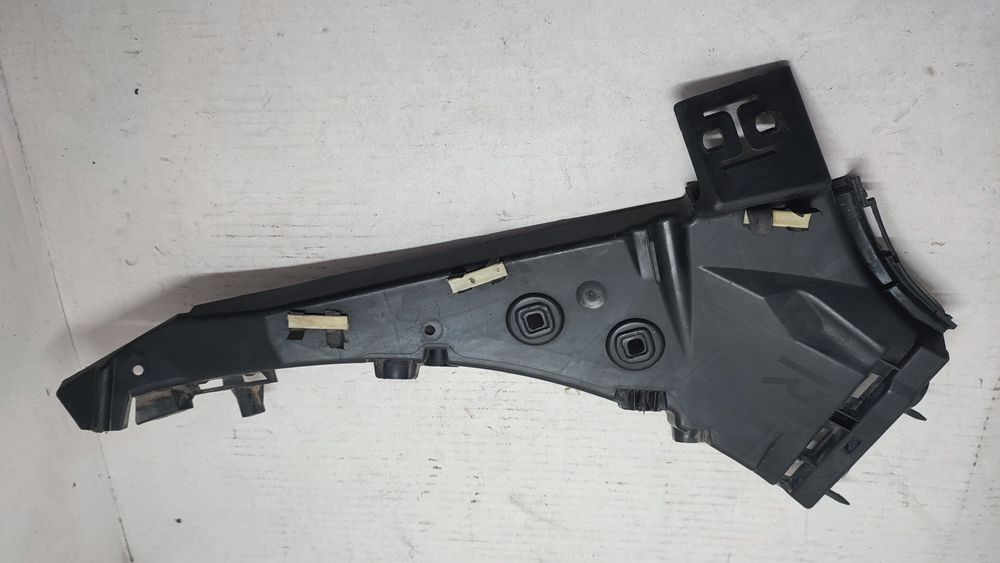 Кріплення бампера переднього правого  Audi Q7 06-15