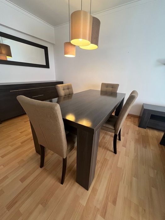 Mesa de jantar e cadeeiro