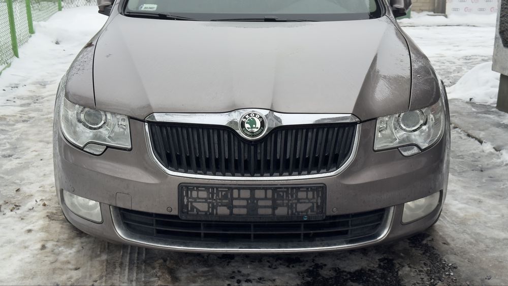 Крышка багажника ляда Skoda Superb 2 9888 Суперб 2 Кляпа