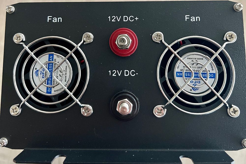 Інвертор CARPSA CPS200 дає безперервну потужність 2000Вт. з  зарядним!