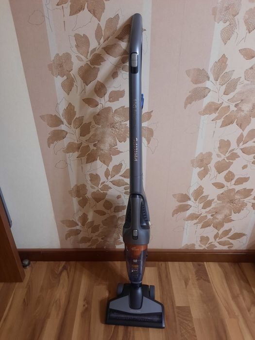 Продам беспроводной пылесос Philips Power Pro Duo бу