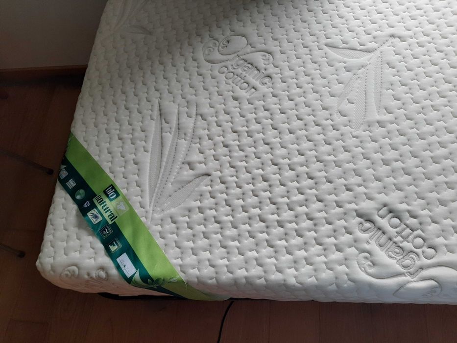 Urgente! Cama elétrica articulada nova c colchão ( tudo ainda com o talão de compra)