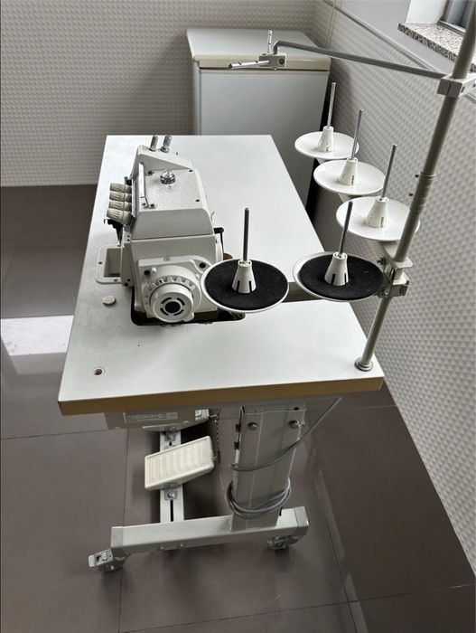 Maquina de corte cose