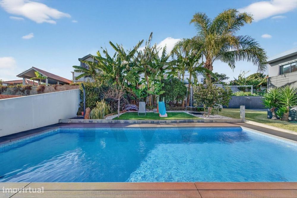 Moradia T3 Contemporânea com Piscina e 805 m2 de Terreno – São Martinh