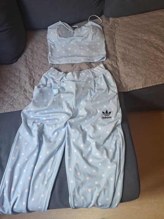 Top ze spodniami adidas