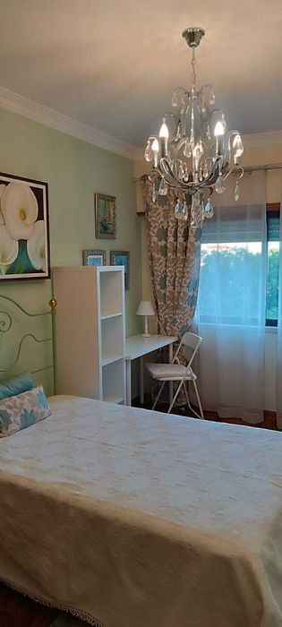 Aluguer quarto mobilado