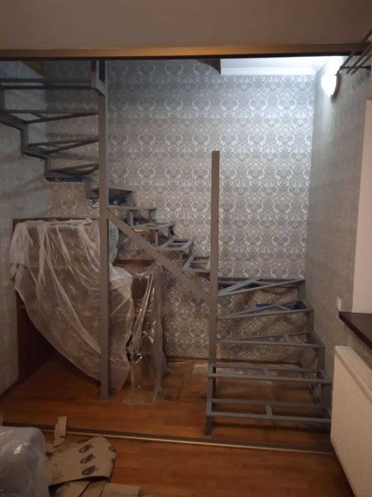 Металеві сходи, металокаркас