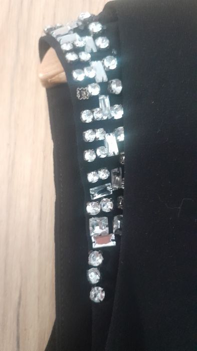 Sukienka Reserved rozmiar 42 mini czarna ze zdobieniami