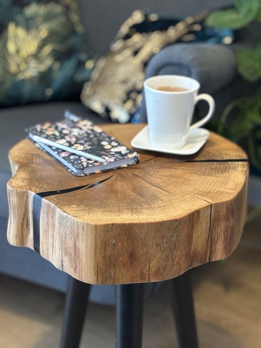 Stolik kawowy z żywicą