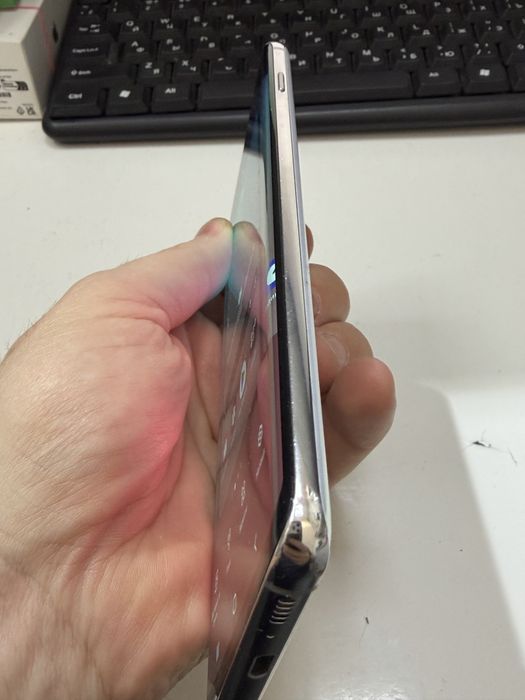 Samsung S10 + Plus  8/128Gb (SM-G975F/DS)