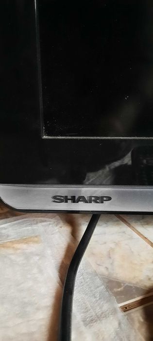 Телевізор Sharp в ідеальному стані модель AQUOS LC-32LE
