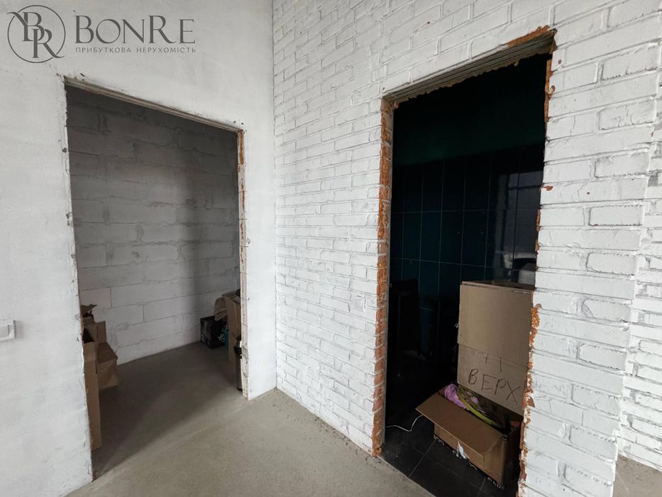 Оренда, Торгове, Фасад, вул. Салютна, 35м2