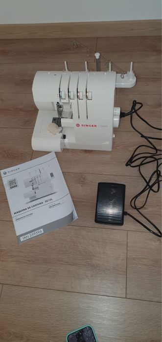 Maquina costura Singer nova