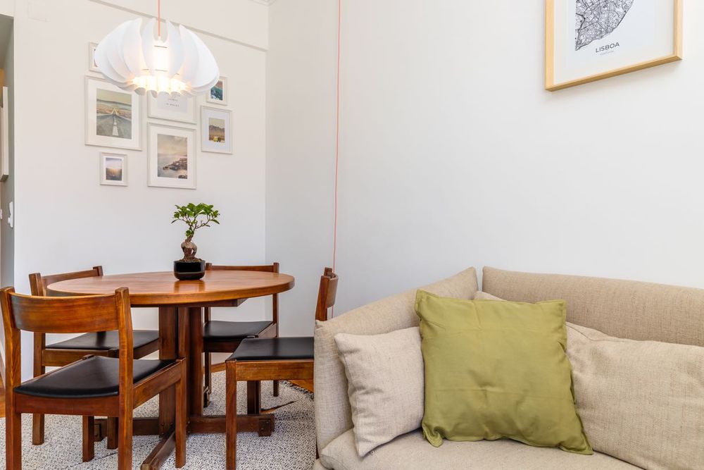 Arrendamento de apartamento t2 Aguas Livres Largo da Igreja