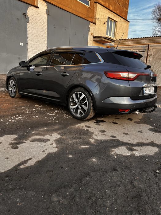 меган 4 повністю обслужений на гарній комплектаціі