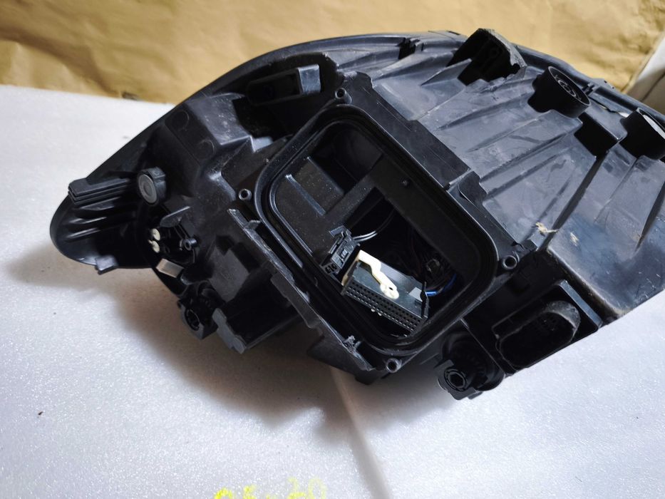 Lampa prawy przód prawa przednie Mercedes Sprinter W907 W910 Full LED Performance