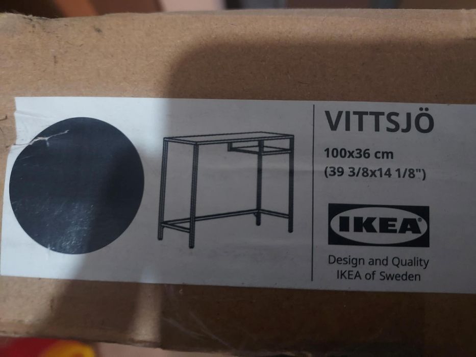 Estante de entrada de ferro com parteleiras de vidros