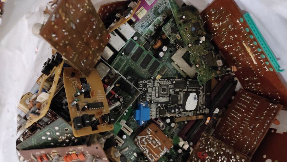 Электронные  платы