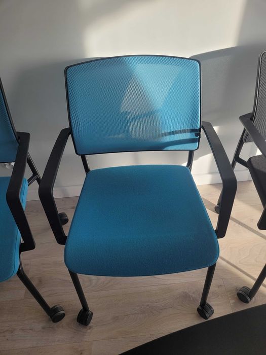 Zestaw krzeseł konferencyjnych MDD GAYA – 6 szt., stan IDEALNY!!!