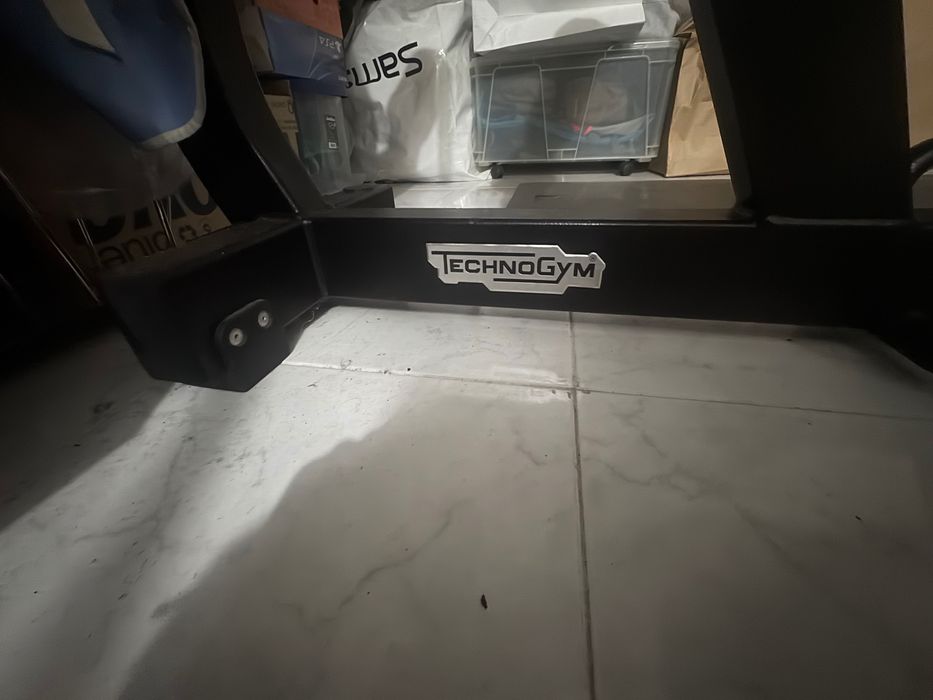 Banco Abdominais TECHNOGYM
