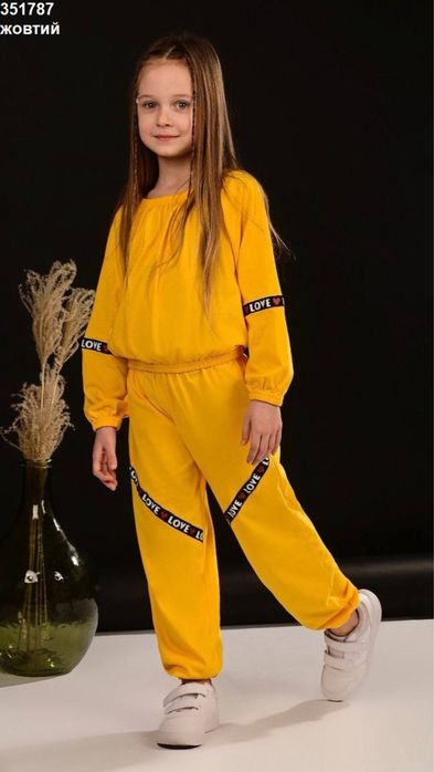 Костюм для дівчинки на вік 3/4 роки