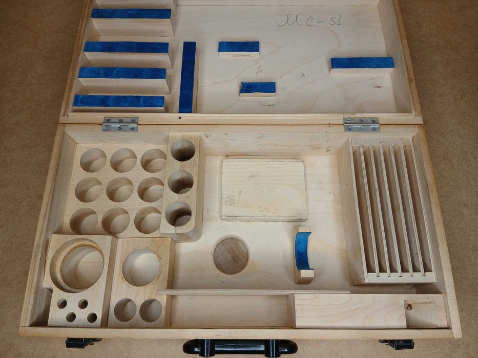 Ящики від ЗІП різних мікроскопів