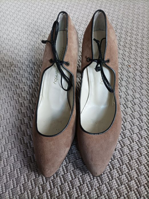Buty skórzane na obcasie, rozmiar 38