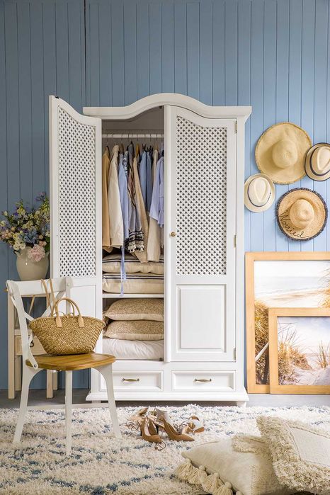 drewniana szafa sosnowa do sypialni w stylu BOHO