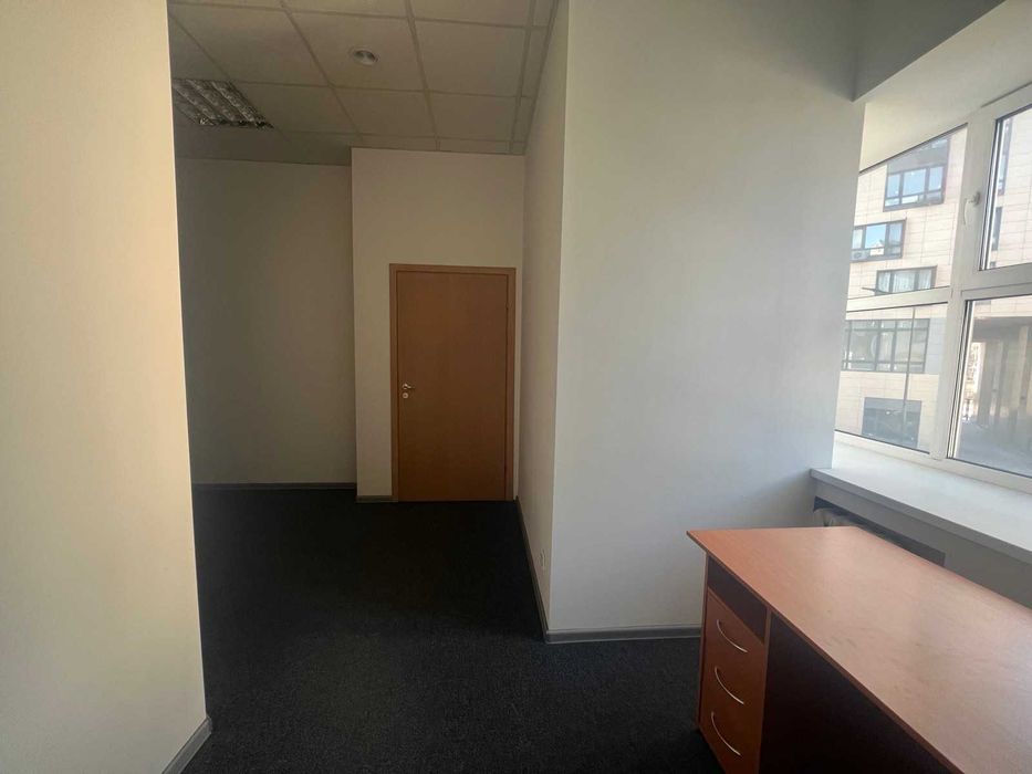 Офіс 69 м.кв. Вокзальна, Бізнес центр, Солом 'янский р-н. Власник