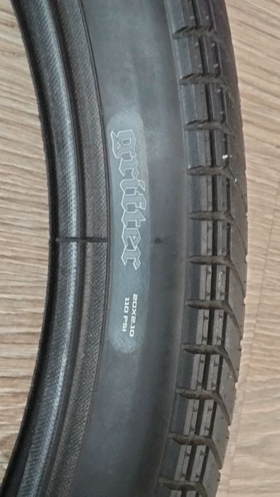 Продам покрышку Maxxis