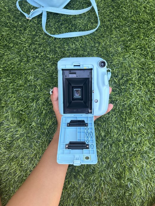Vendo polaroid instax azul com bolsa mas sem cargas
